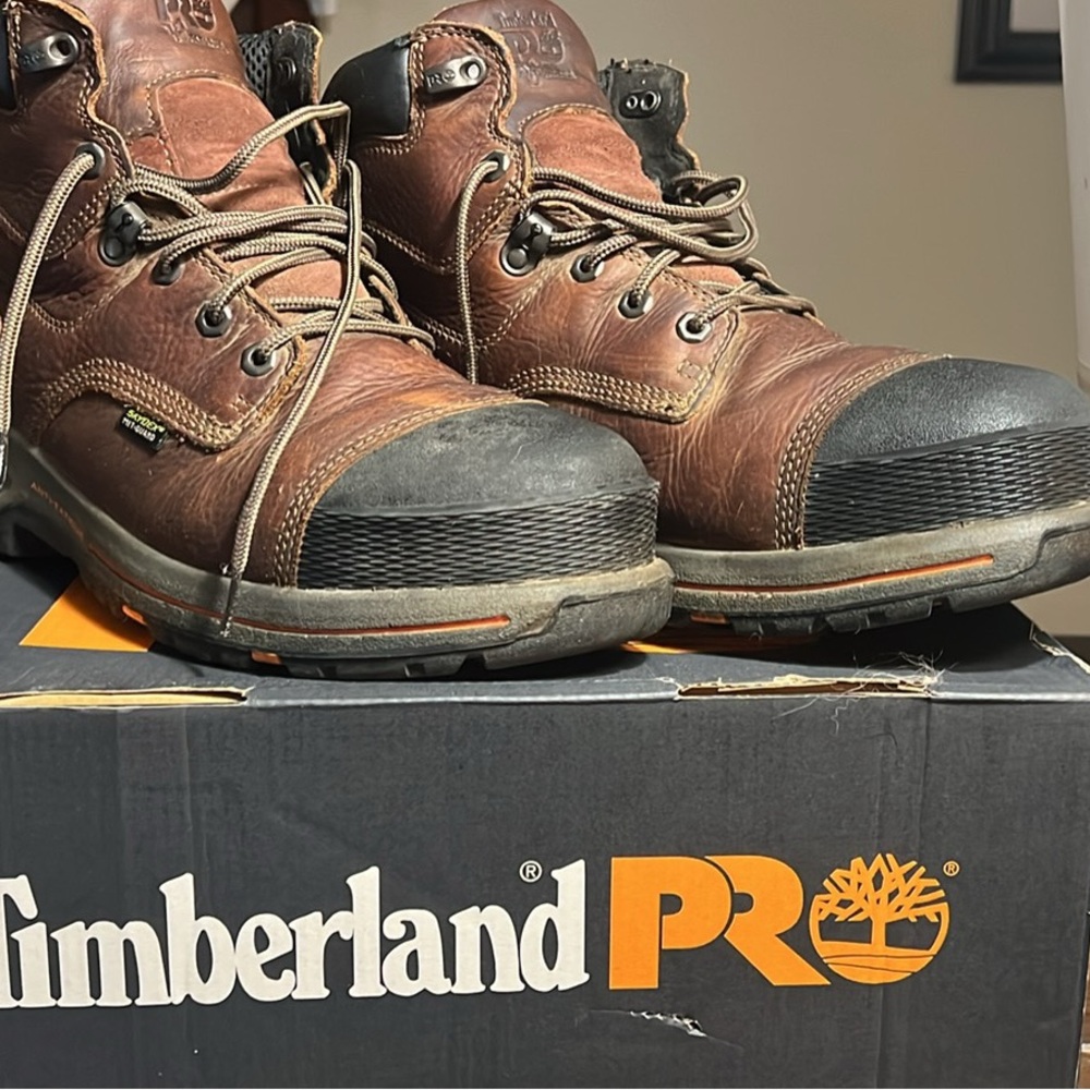 Waterproof slip resistant work boots